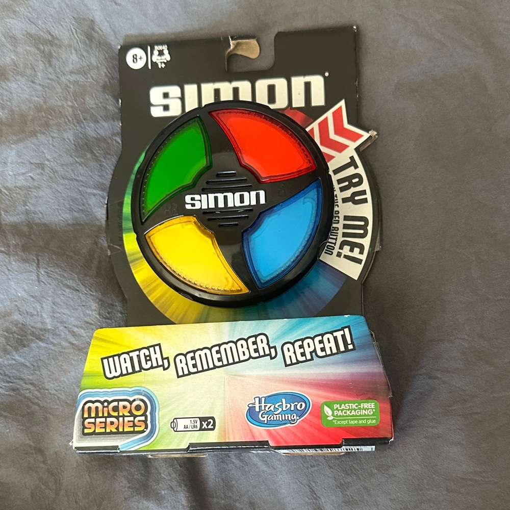 Simon Micro Series 3.5” Mini Electronic Handheld Classic Game Hasbro